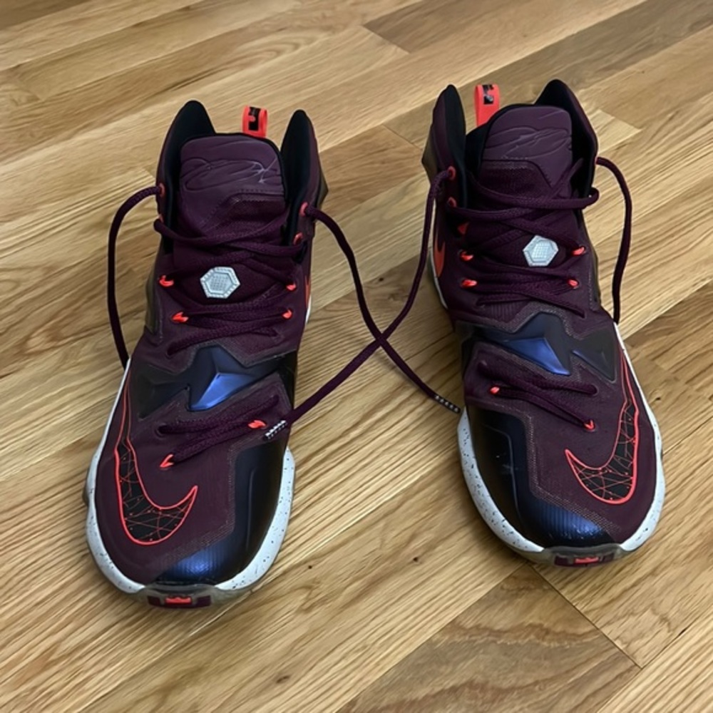 NIKE LEBRON 13
